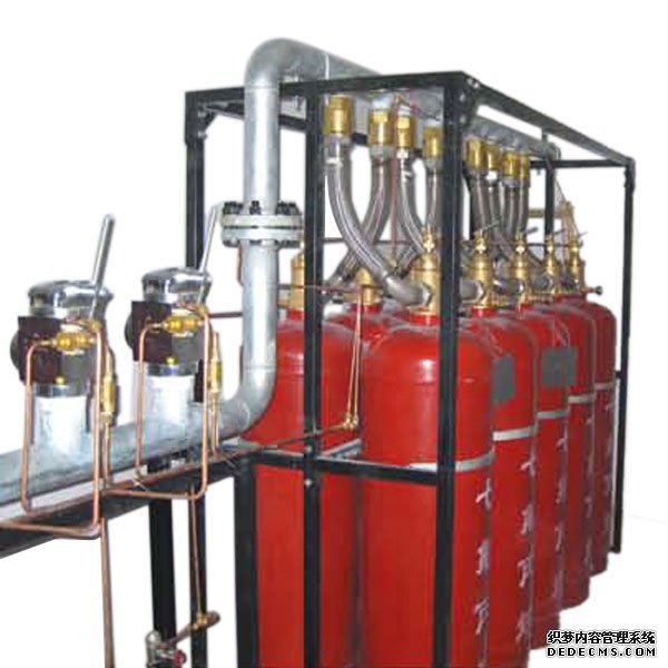 气体灭火的灭火剂瓶组和驱动气体压差是多少？